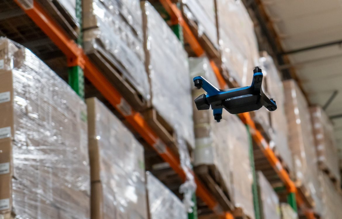 Ware-Drone-Flying-Warehouse